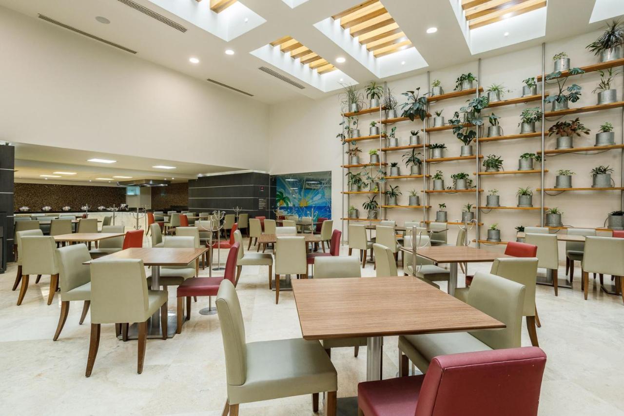 เรอัล อินน์ ติฆัวนา ติฮัวนา ภายนอก รูปภาพ The lounge at the airport