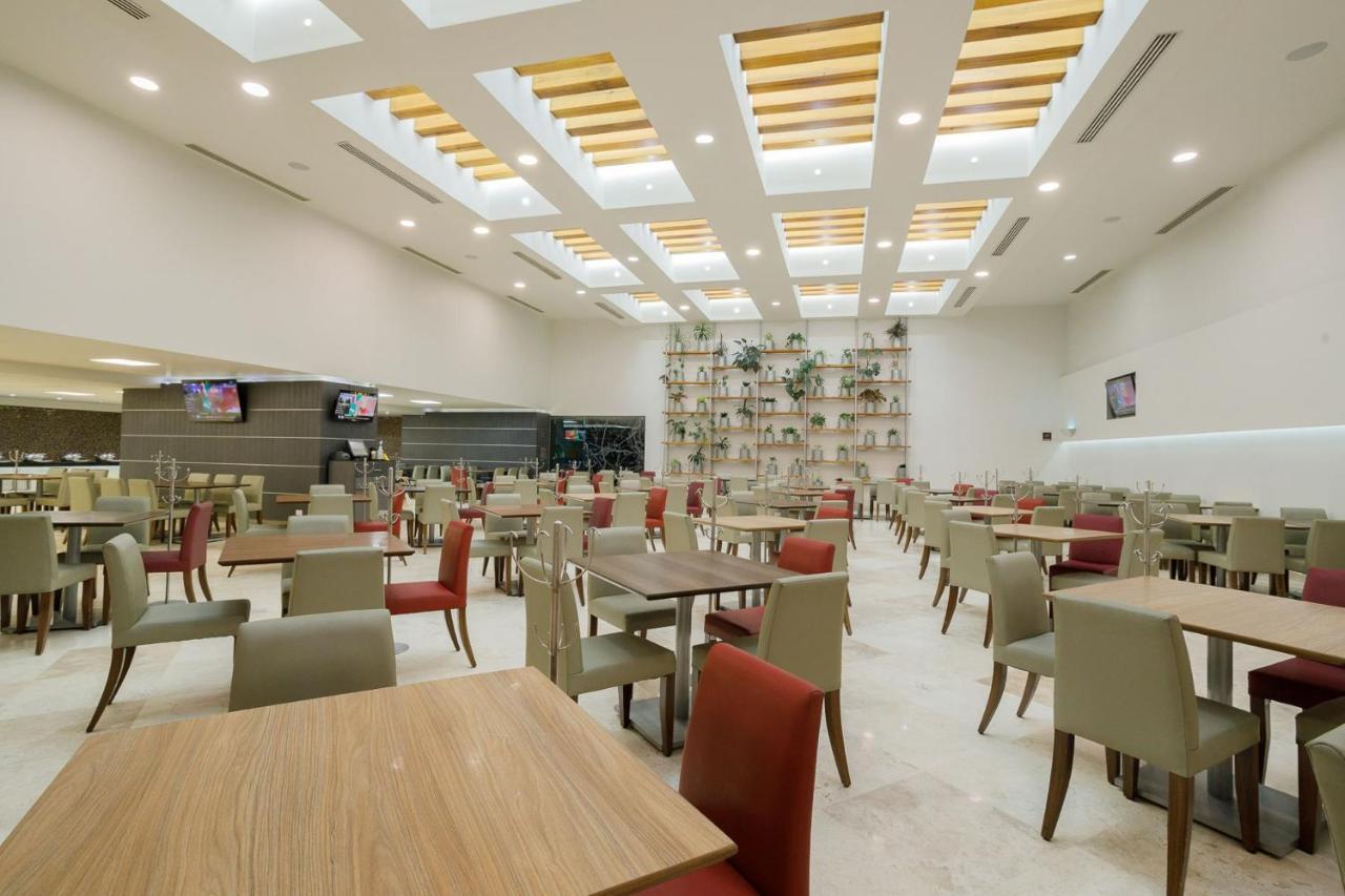 เรอัล อินน์ ติฆัวนา ติฮัวนา ภายนอก รูปภาพ The lounge at the airport