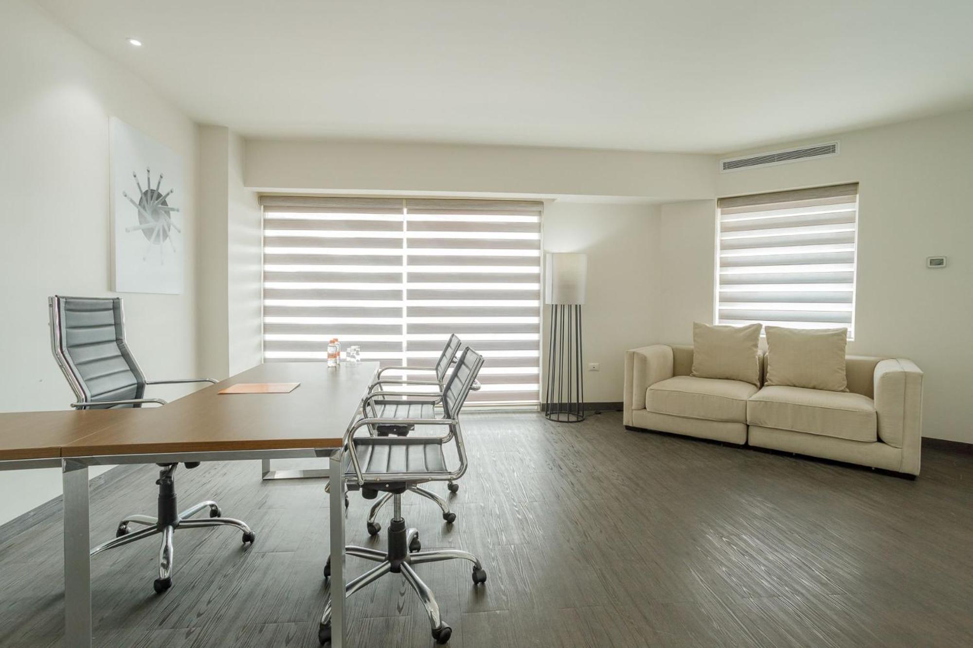 เรอัล อินน์ ติฆัวนา ติฮัวนา ภายนอก รูปภาพ Zebra roller shades