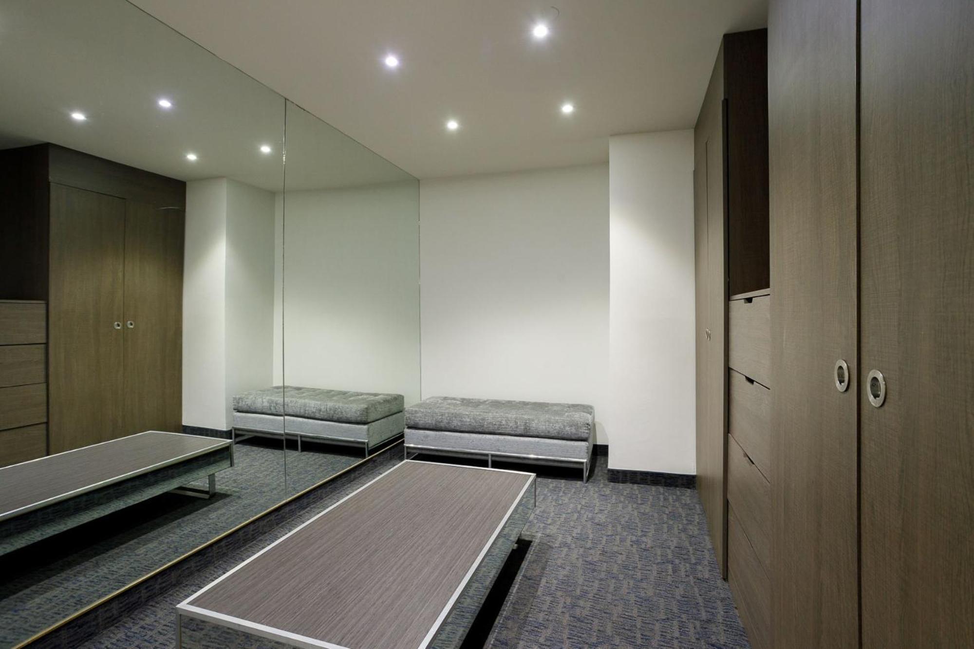 เรอัล อินน์ ติฆัวนา ติฮัวนา ภายนอก รูปภาพ The dressing room at the National Theatre, London